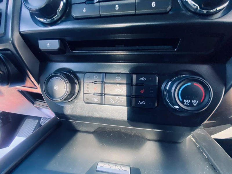 Ford F-150 Vehicle Full-screen Gallery Image 21