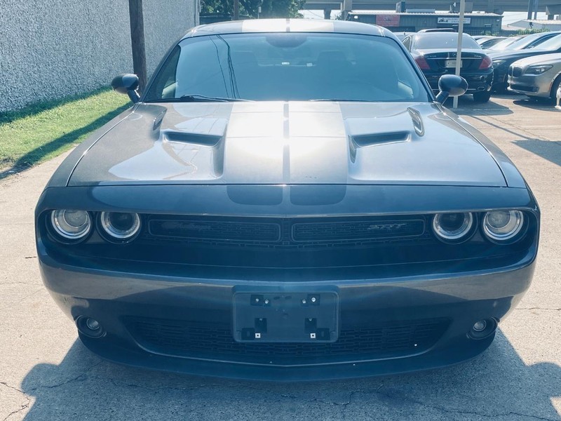 Dodge Challenger Vehicle Full-screen Gallery Image 09