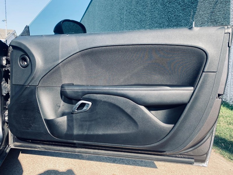 Dodge Challenger Vehicle Full-screen Gallery Image 19