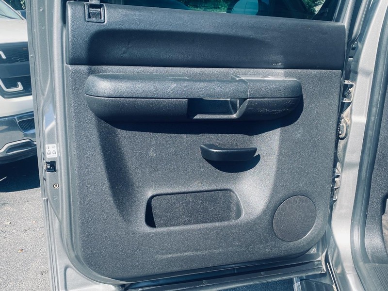 Chevrolet Silverado 1500 Vehicle Full-screen Gallery Image 13