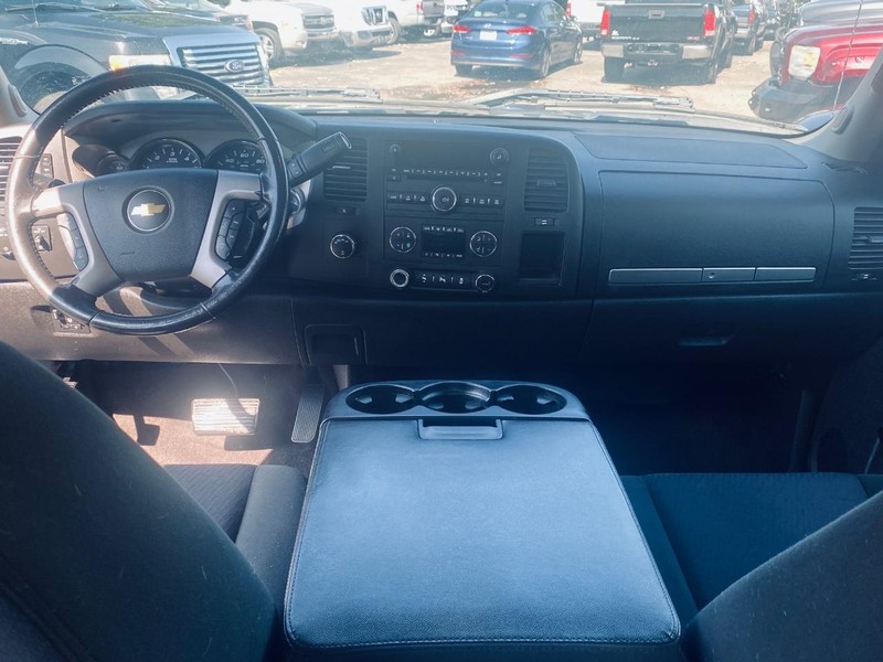 Chevrolet Silverado 1500 Vehicle Full-screen Gallery Image 14