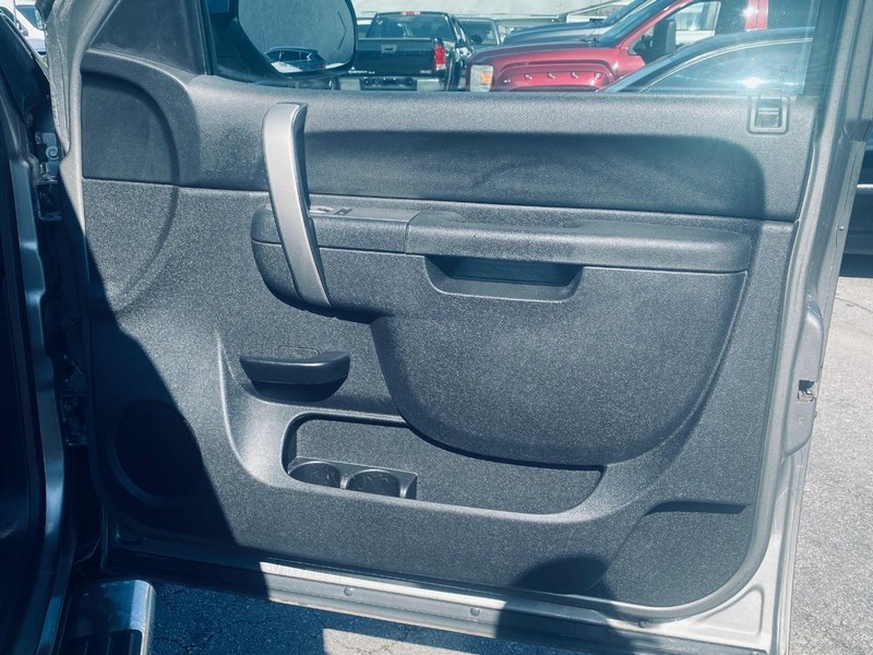 Chevrolet Silverado 1500 Vehicle Full-screen Gallery Image 21