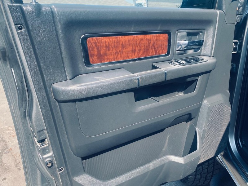 Ram 1500 Vehicle Full-screen Gallery Image 12