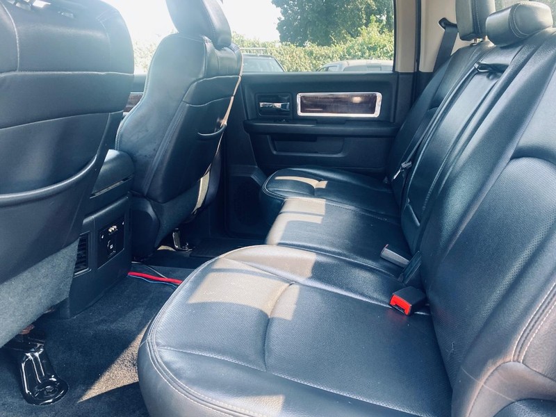 Ram 1500 Vehicle Full-screen Gallery Image 16