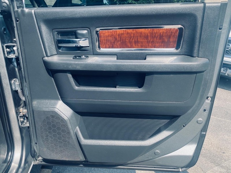 Ram 1500 Vehicle Full-screen Gallery Image 17