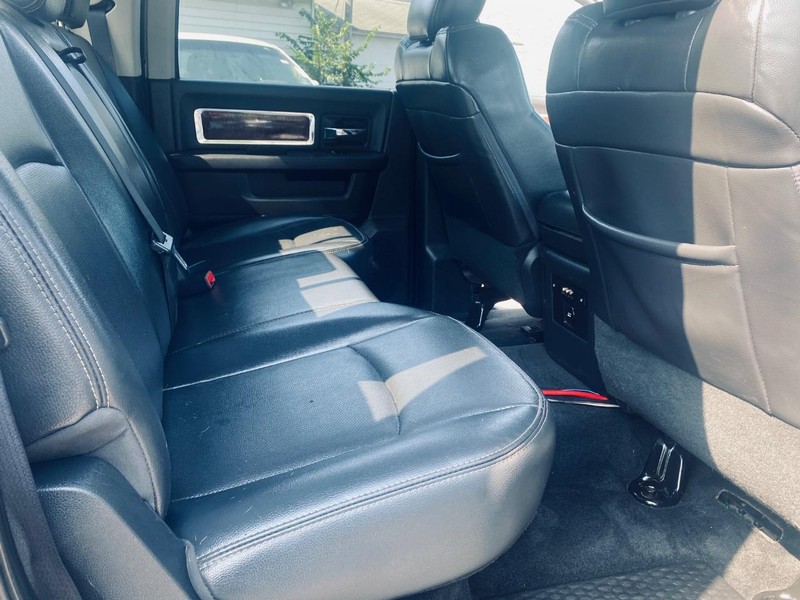 Ram 1500 Vehicle Full-screen Gallery Image 18