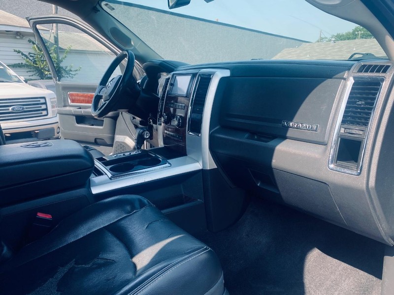 Ram 1500 Vehicle Full-screen Gallery Image 21