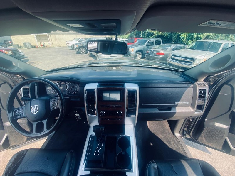 Ram 1500 Vehicle Full-screen Gallery Image 22