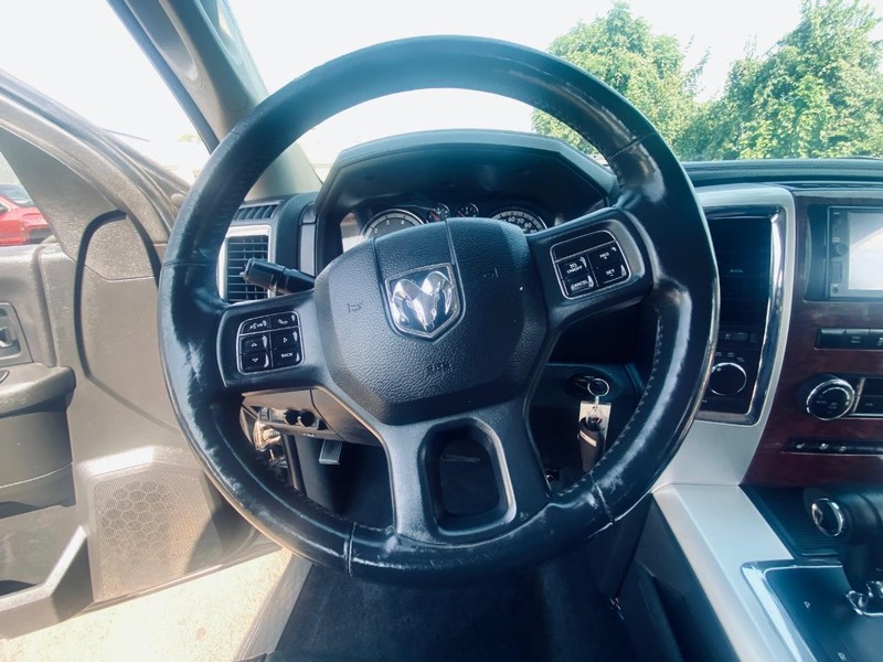 Ram 1500 Vehicle Full-screen Gallery Image 24