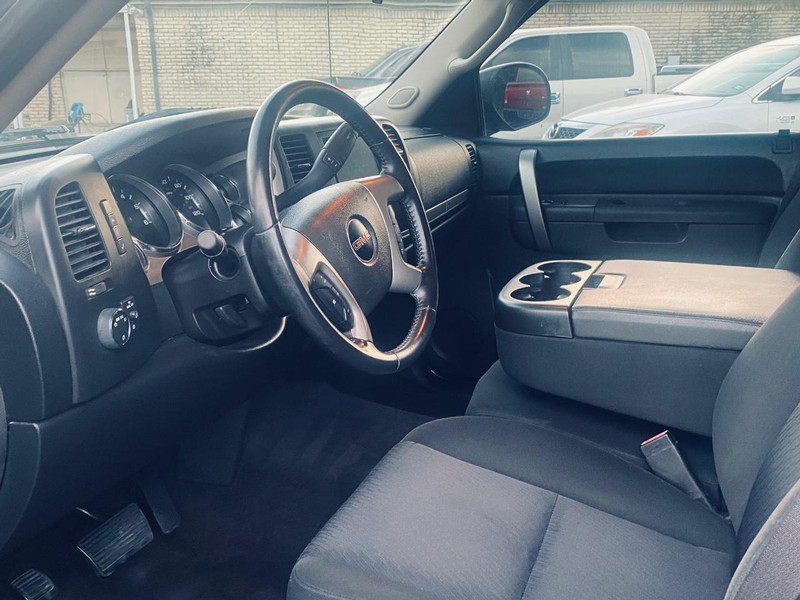 GMC Sierra 1500 Vehicle Full-screen Gallery Image 13