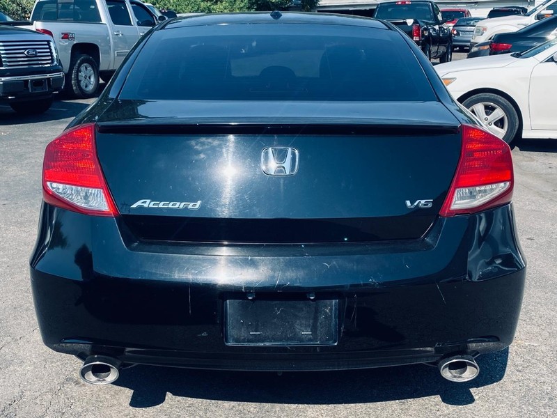 Honda Accord Coupe Vehicle Full-screen Gallery Image 03
