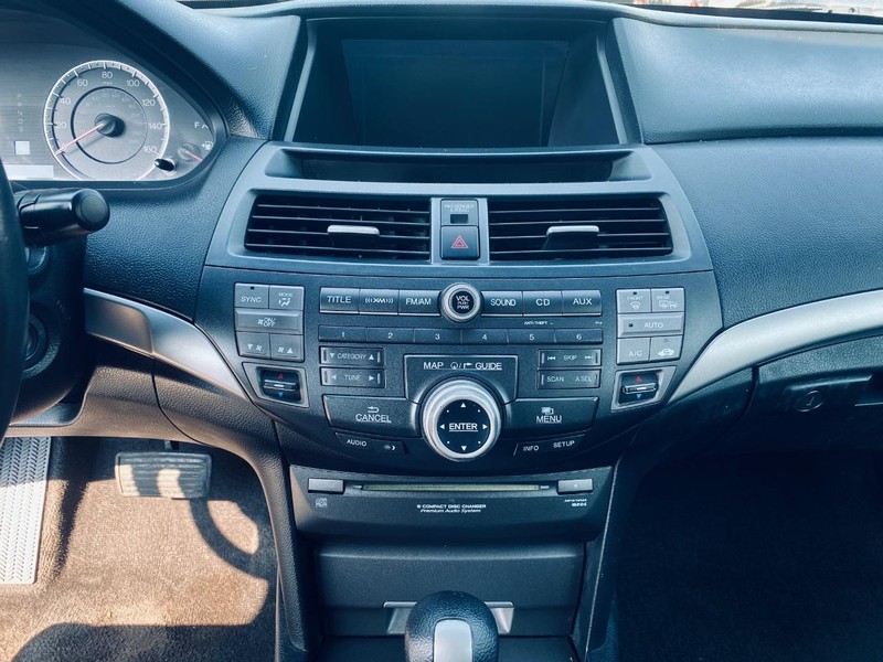 Honda Accord Coupe Vehicle Full-screen Gallery Image 14