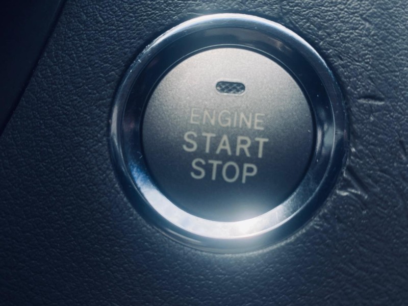 Lexus ES 350 Vehicle Full-screen Gallery Image 22