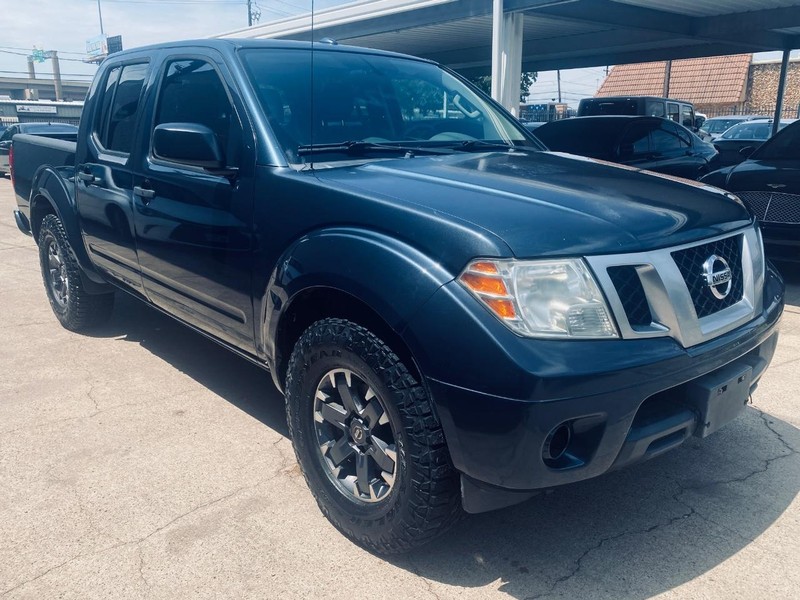 Nissan Frontier Vehicle Full-screen Gallery Image 07