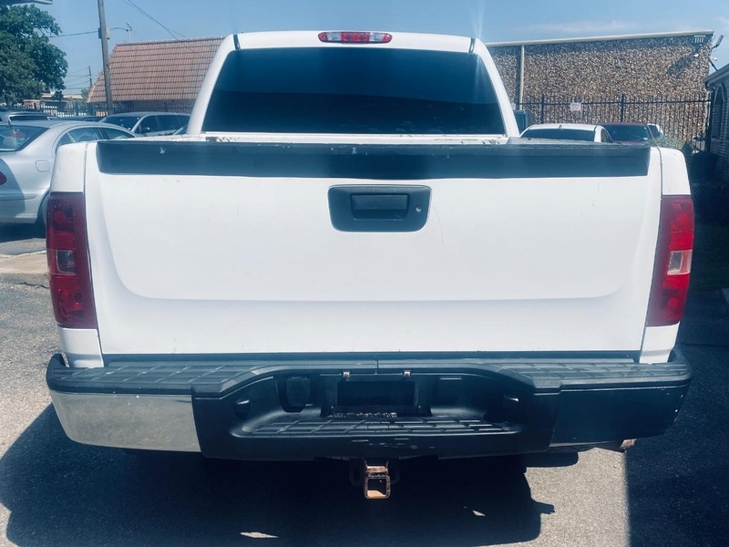 Chevrolet Silverado 1500 Vehicle Full-screen Gallery Image 04