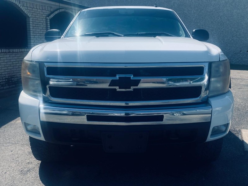 Chevrolet Silverado 1500 Vehicle Full-screen Gallery Image 09