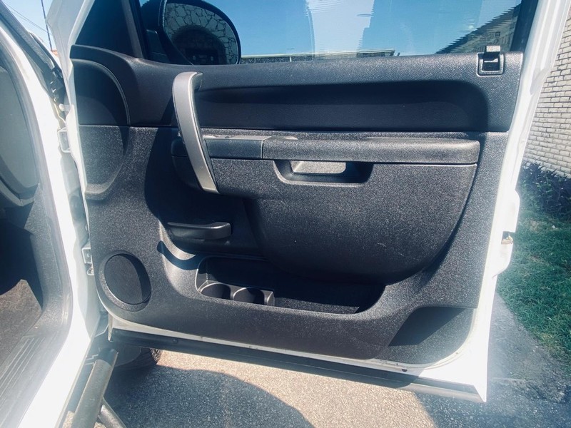 Chevrolet Silverado 1500 Vehicle Full-screen Gallery Image 19