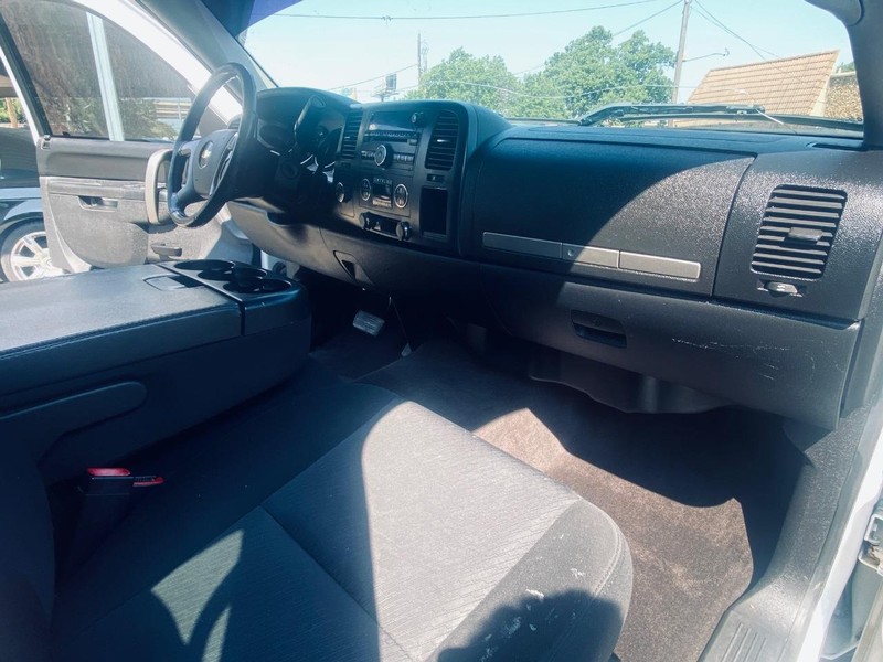 Chevrolet Silverado 1500 Vehicle Full-screen Gallery Image 21