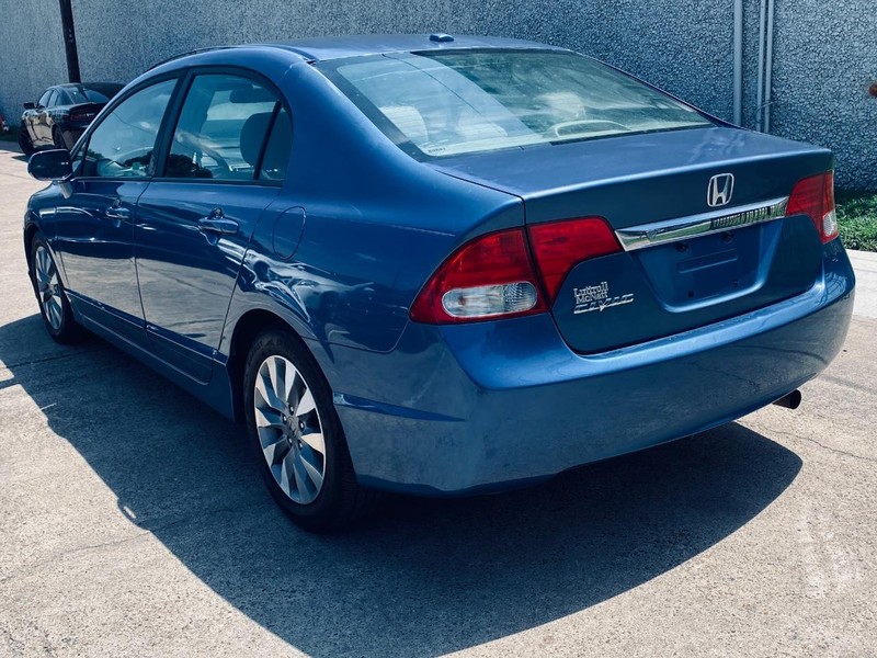 Honda Civic Sedan Vehicle Full-screen Gallery Image 03
