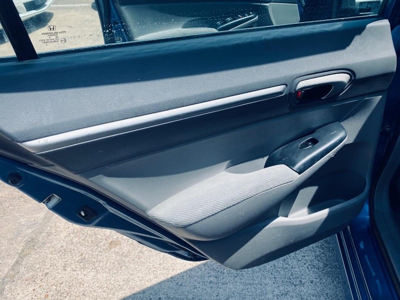 Honda Civic Sedan Vehicle Full-screen Gallery Image 13