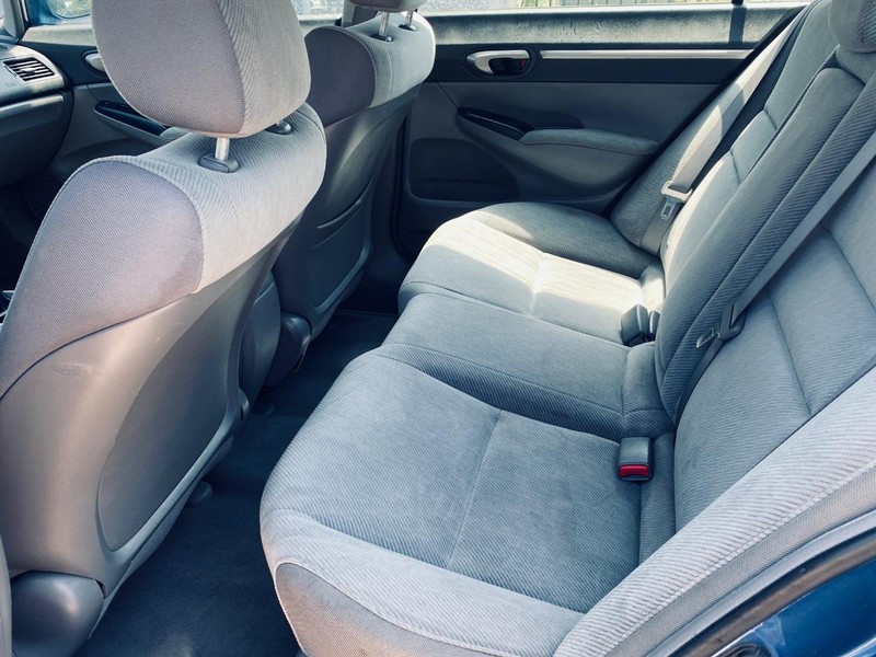 Honda Civic Sedan Vehicle Full-screen Gallery Image 17