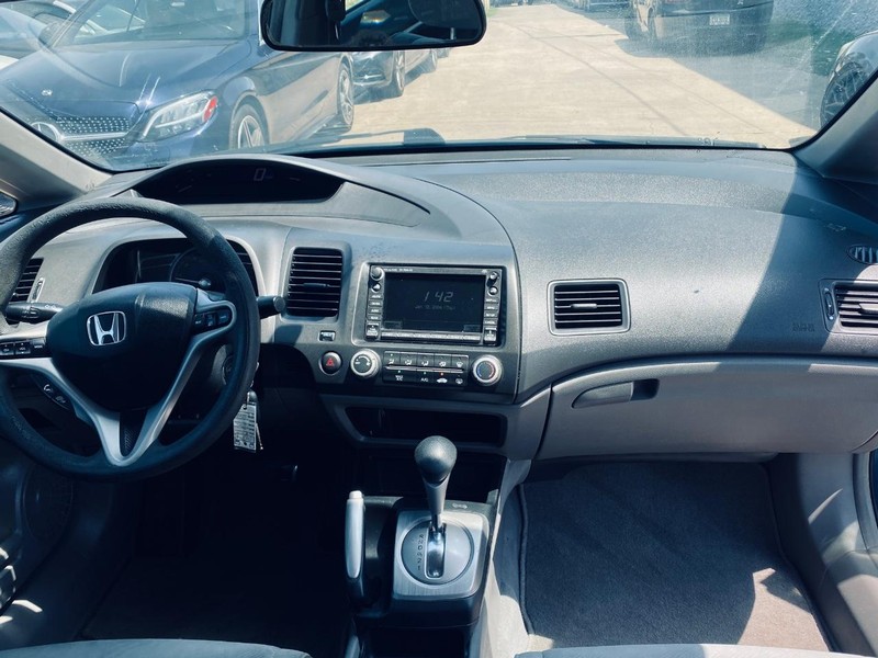 Honda Civic Sedan Vehicle Full-screen Gallery Image 18