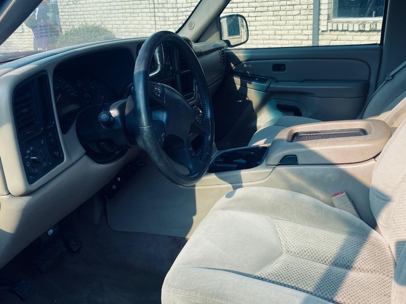 Chevrolet Silverado 1500 Vehicle Full-screen Gallery Image 12