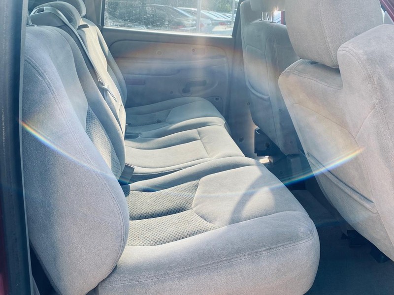 Chevrolet Silverado 1500 Vehicle Full-screen Gallery Image 18