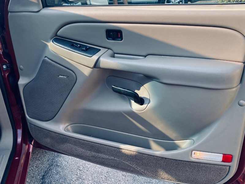 Chevrolet Silverado 1500 Vehicle Full-screen Gallery Image 19