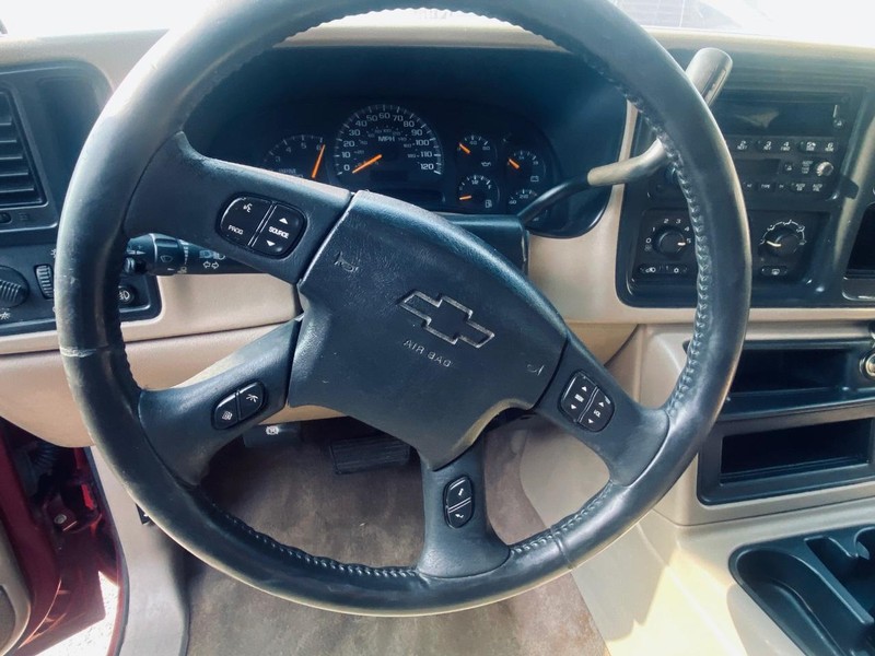 Chevrolet Silverado 1500 Vehicle Full-screen Gallery Image 21
