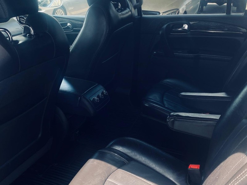 Buick Enclave Vehicle Full-screen Gallery Image 14
