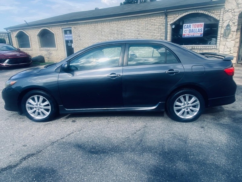 Toyota Corolla Vehicle Full-screen Gallery Image 02