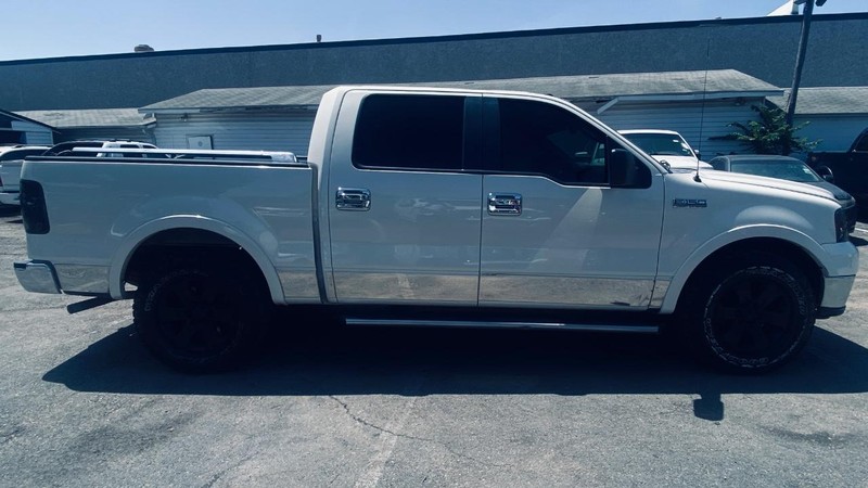 Ford F-150 Vehicle Full-screen Gallery Image 07