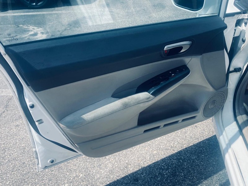 Honda Civic Sedan Vehicle Full-screen Gallery Image 09