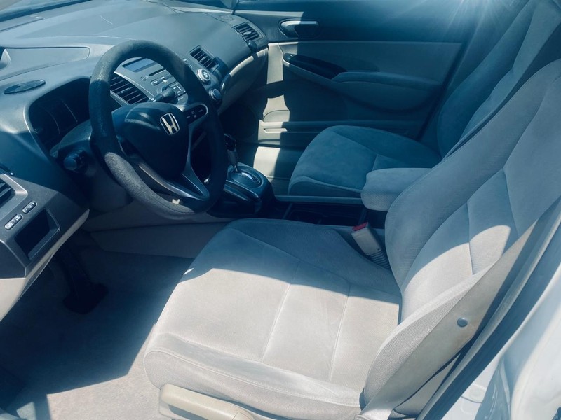 Honda Civic Sedan Vehicle Full-screen Gallery Image 11