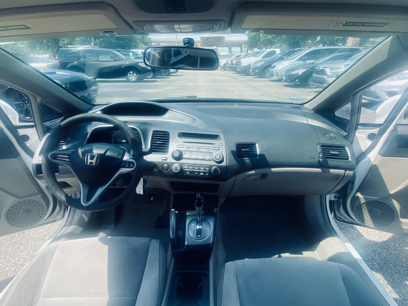 Honda Civic Sedan Vehicle Full-screen Gallery Image 19
