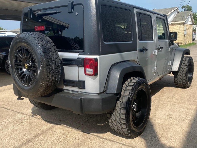 Jeep Wrangler Unlimited Vehicle Full-screen Gallery Image 06