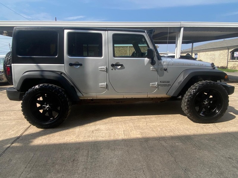 Jeep Wrangler Unlimited Vehicle Full-screen Gallery Image 07