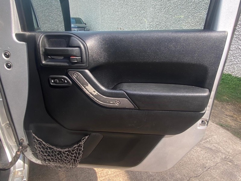 Jeep Wrangler Unlimited Vehicle Full-screen Gallery Image 19