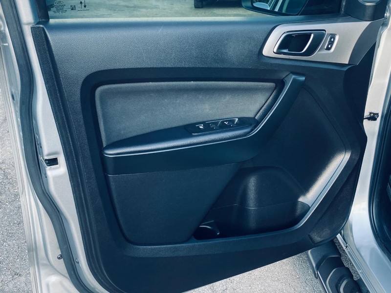 Ford Ranger Vehicle Full-screen Gallery Image 09