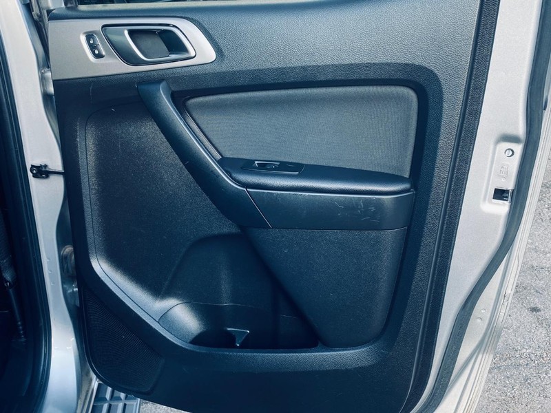 Ford Ranger Vehicle Full-screen Gallery Image 16