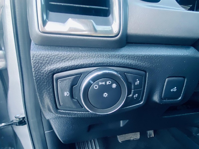 Ford Ranger Vehicle Full-screen Gallery Image 25