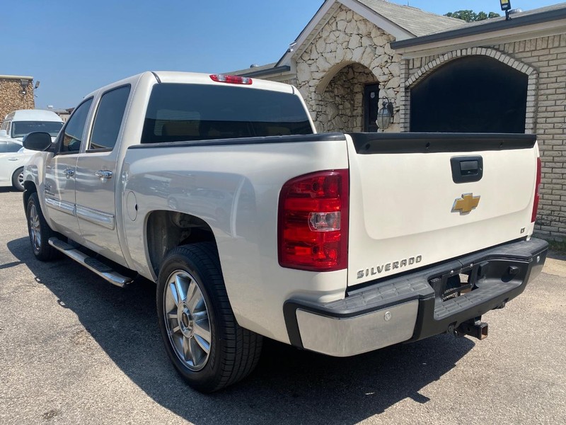 Chevrolet Silverado 1500 Vehicle Full-screen Gallery Image 03
