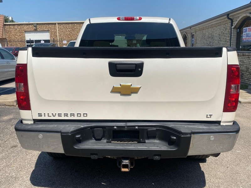 Chevrolet Silverado 1500 Vehicle Full-screen Gallery Image 04