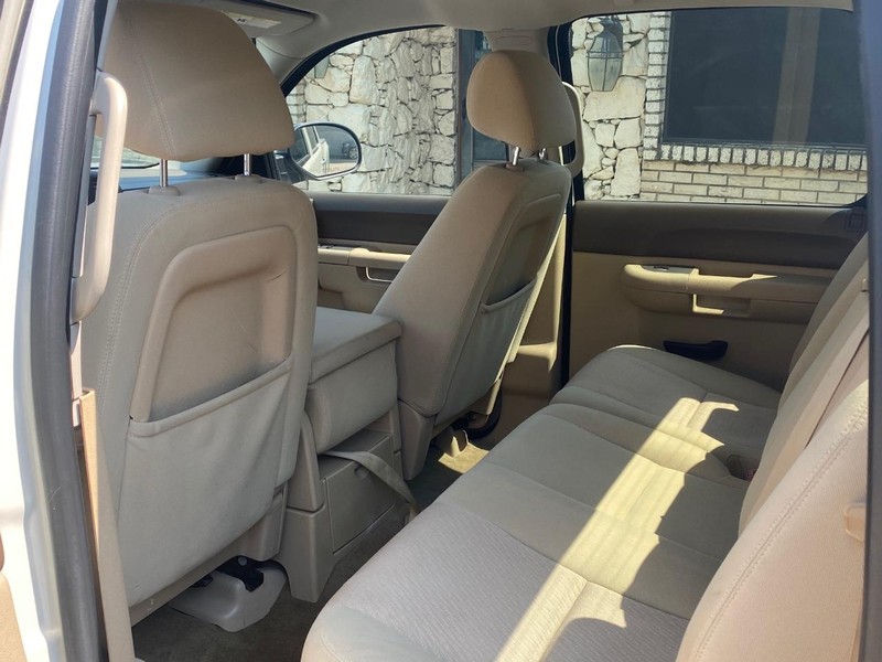 Chevrolet Silverado 1500 Vehicle Full-screen Gallery Image 14