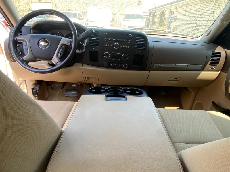 Chevrolet Silverado 1500 Vehicle Full-screen Gallery Image 16