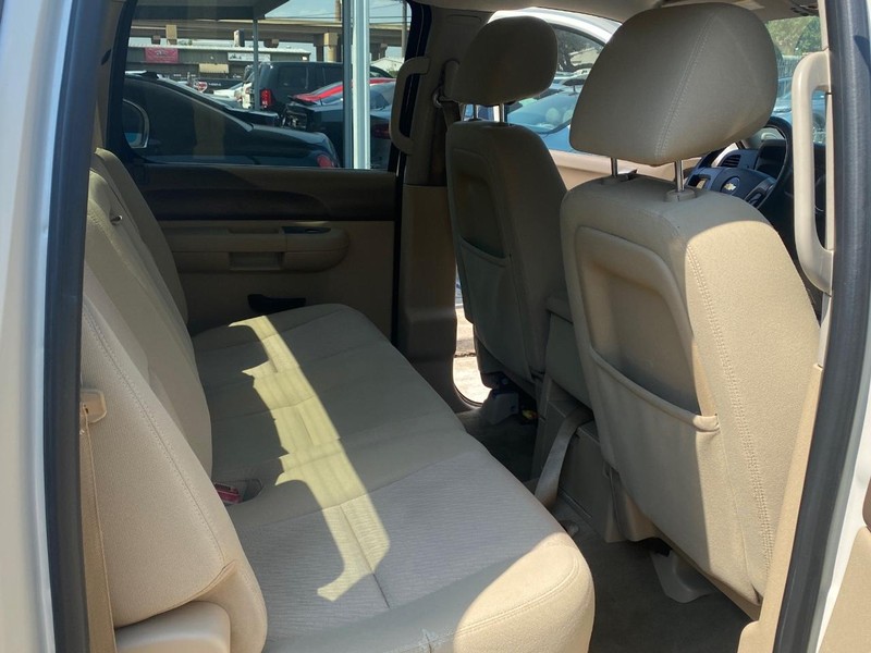 Chevrolet Silverado 1500 Vehicle Full-screen Gallery Image 19