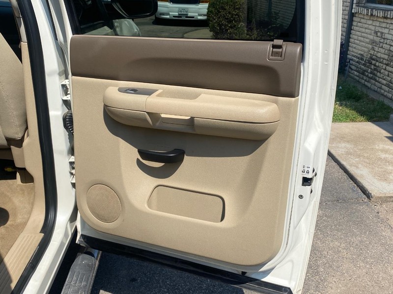 Chevrolet Silverado 1500 Vehicle Full-screen Gallery Image 21