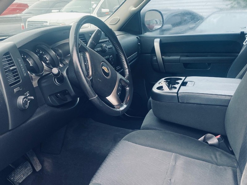 Chevrolet Silverado 1500 Vehicle Full-screen Gallery Image 11