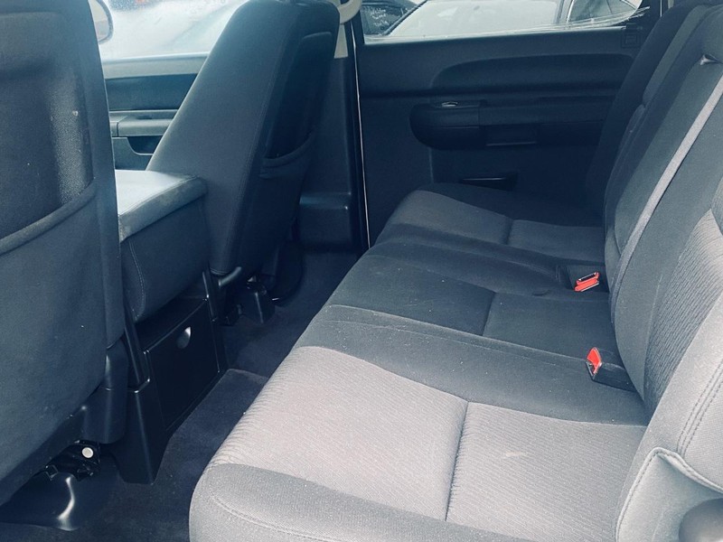 Chevrolet Silverado 1500 Vehicle Full-screen Gallery Image 13